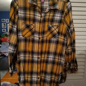 No boundaries long sleeve flannel shirt size L